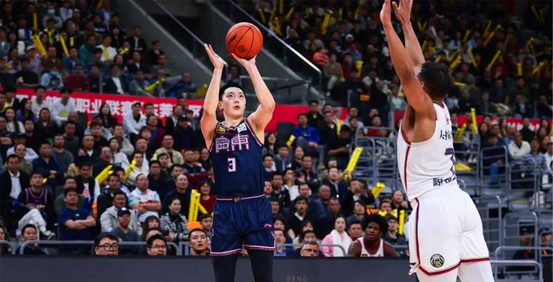 关于托特纳姆训练开放日，冲刺阶段更衣室发声引欢呼，CBA季后赛在即，资深球员宣示担当的信息