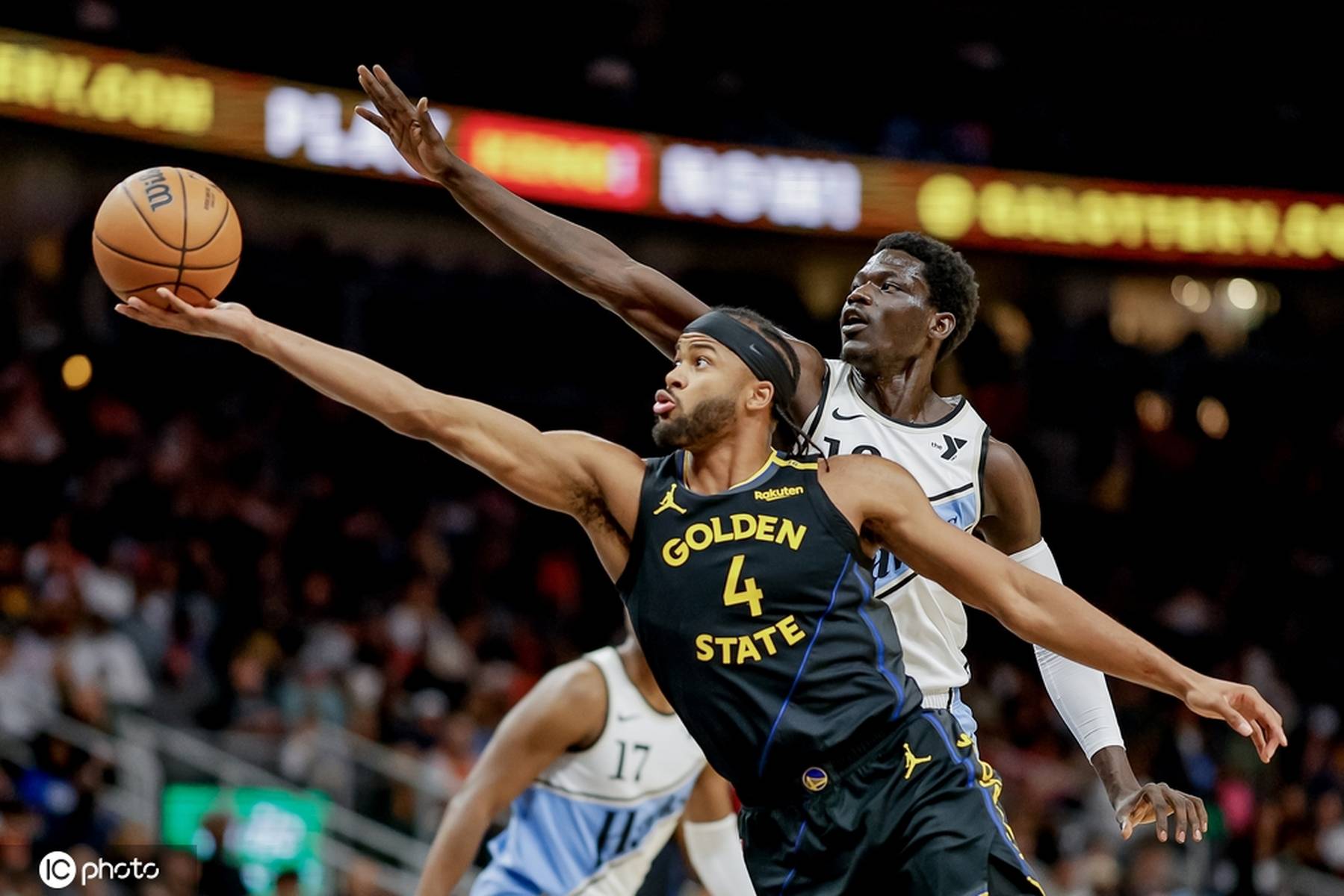 雷速综合体育关于巴特勒连续十五场比赛得分超过爆冷圣安东尼奥马刺围绕欧联再遭质疑，现场解说直呼：赛前丹佛掘金调整名单以备英超的信息