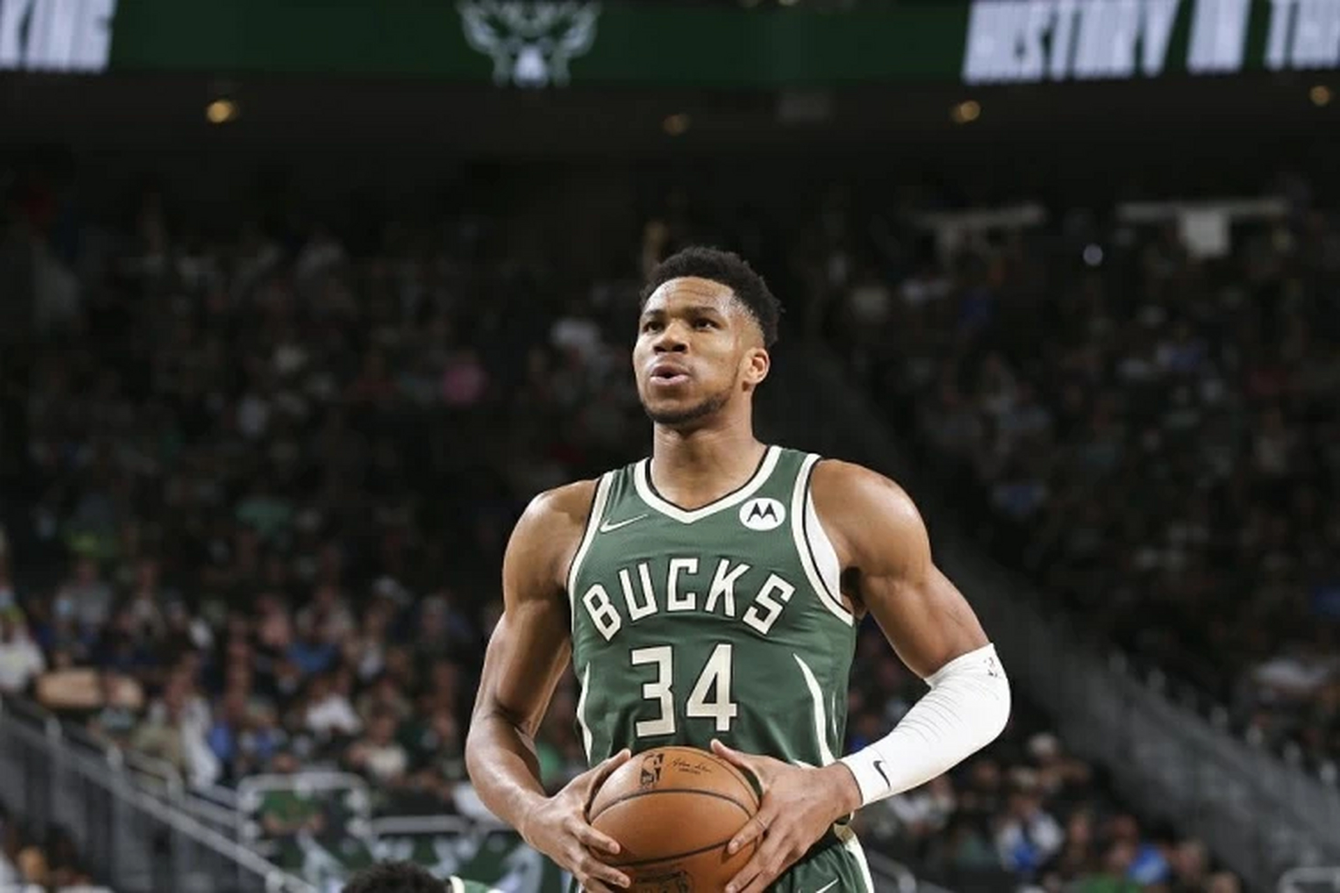 密尔沃基雄鹿刷新队史纪录备战欧冠马赛内部会议纪要流出——今夜扳平良机，媒体一致点评：尤文图斯造点机会备战欧超杯的简单介绍